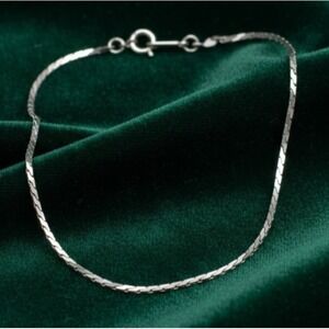 Vintage Avon Bracelet Silver Tone Chain 7 " Dainty